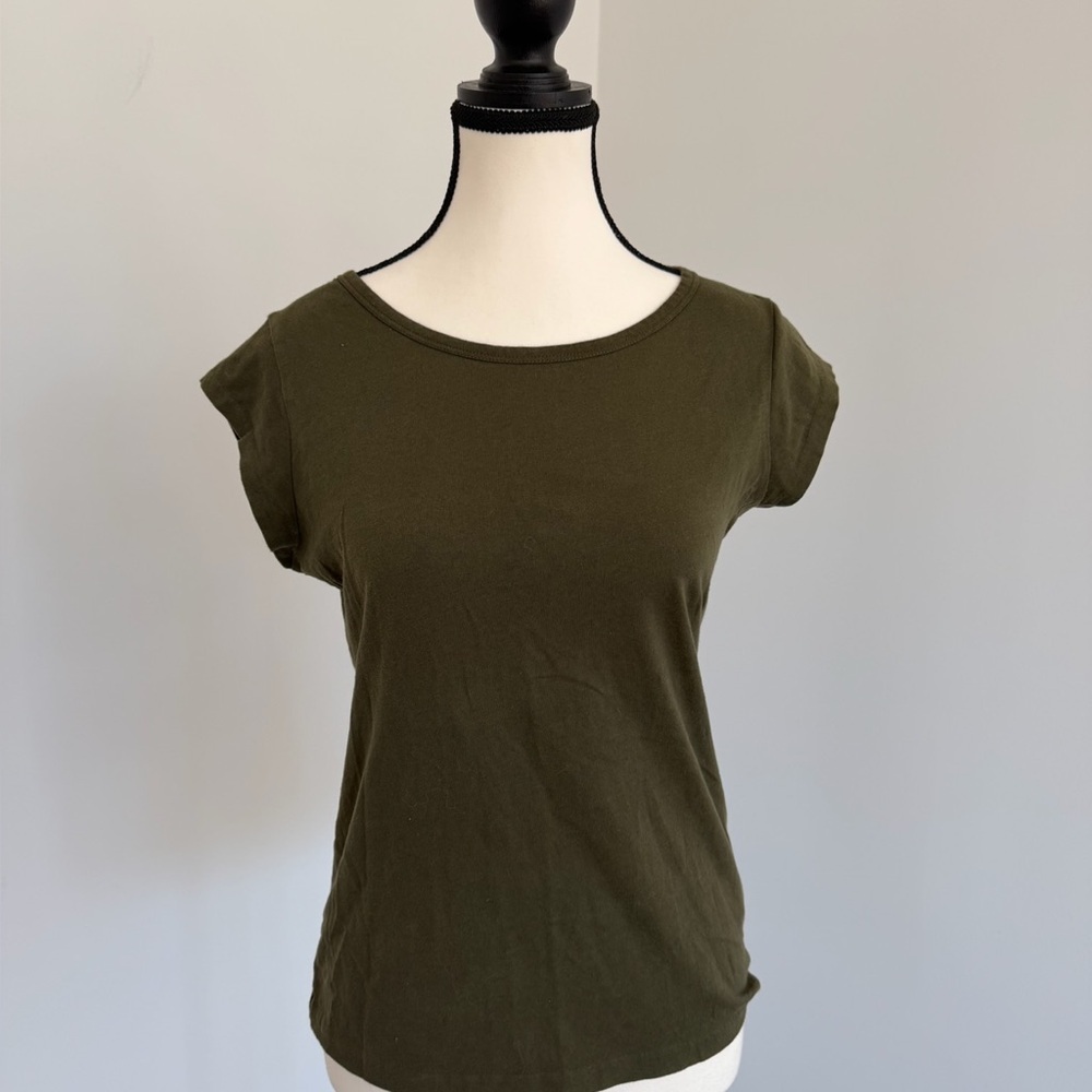 ✨ J.Crew Army Green Cap Sleeve T-Shirt – Women’s Small ✨